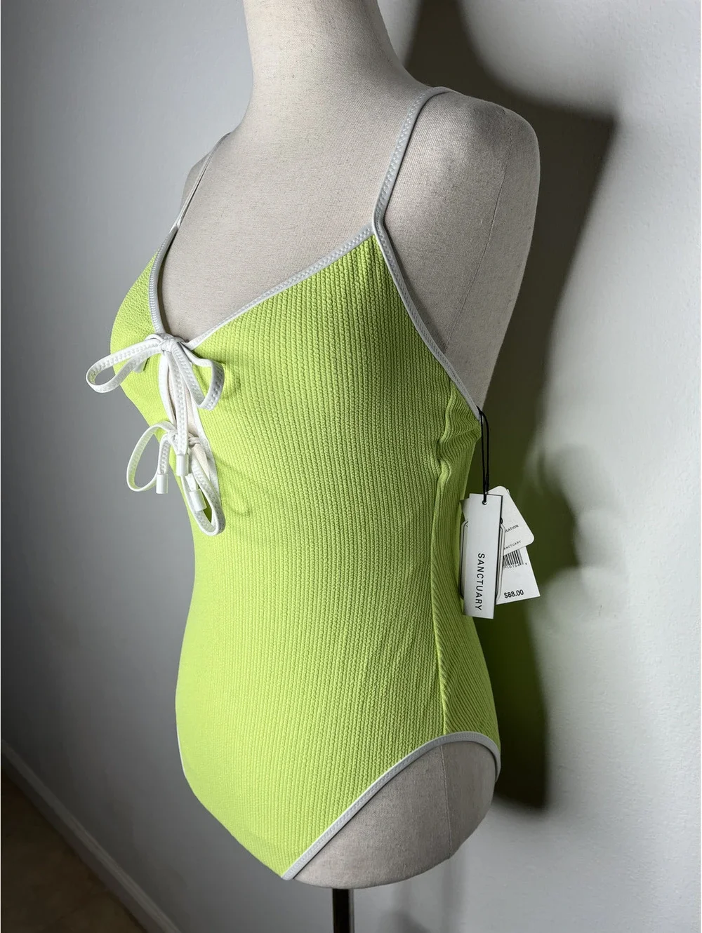 NWT Sanctuary Women's Green/Daquiri One-Piece Swimsuit Size Medium - Picture 4 of 10